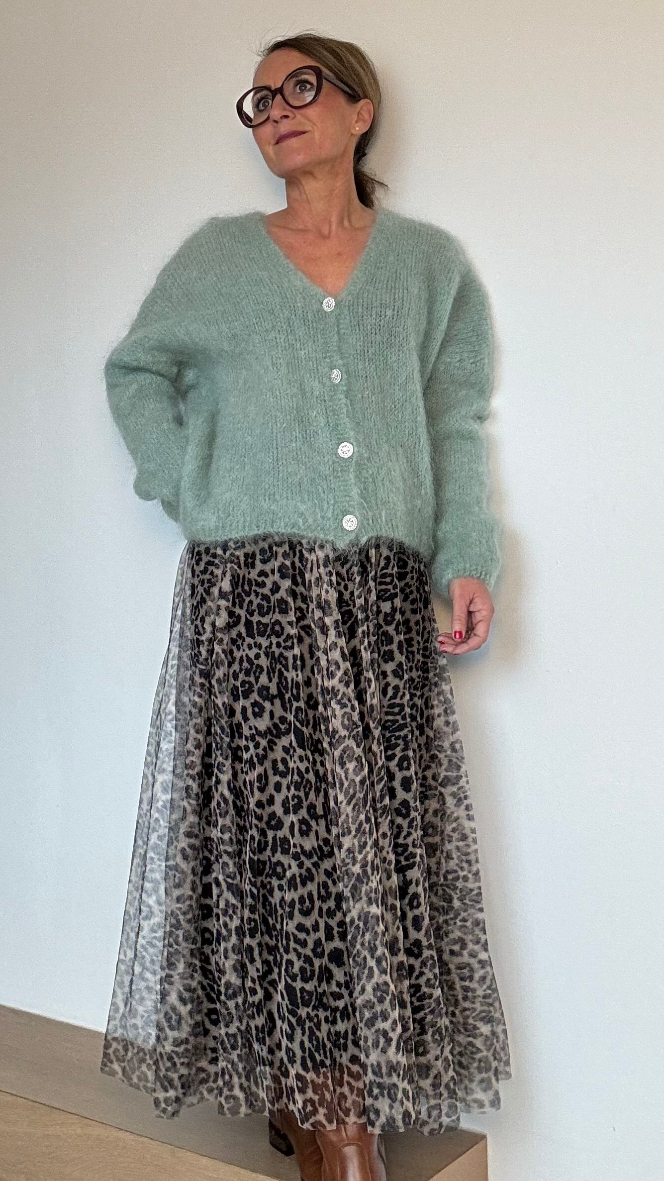 Fluffy Elegance Cardigan – Kuschelig, luxuriös & vielseitig