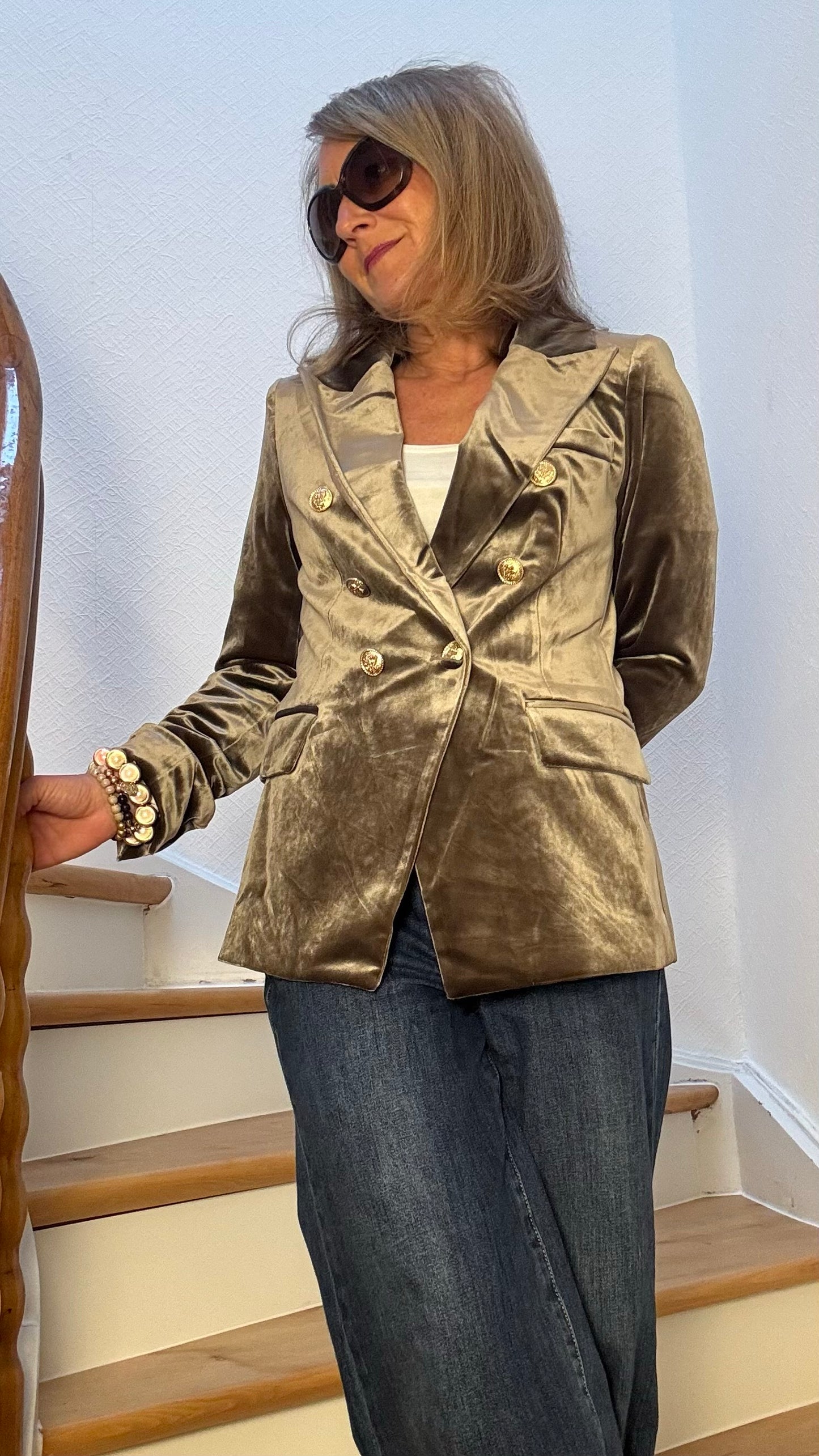 Velvet Grace Blazer – Samt trifft Stil