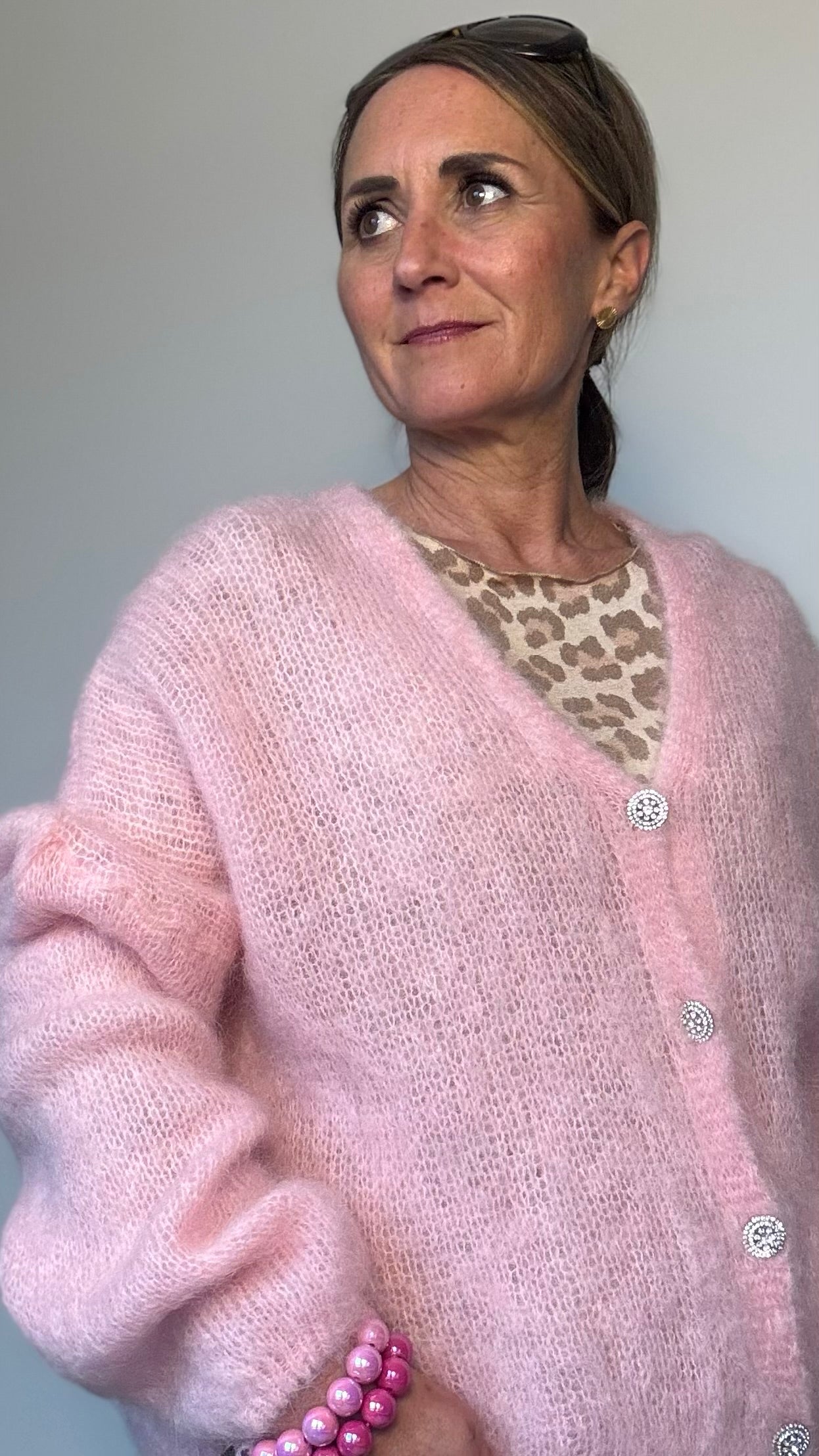 Fluffy Elegance Cardigan – Kuschelig, luxuriös & vielseitig