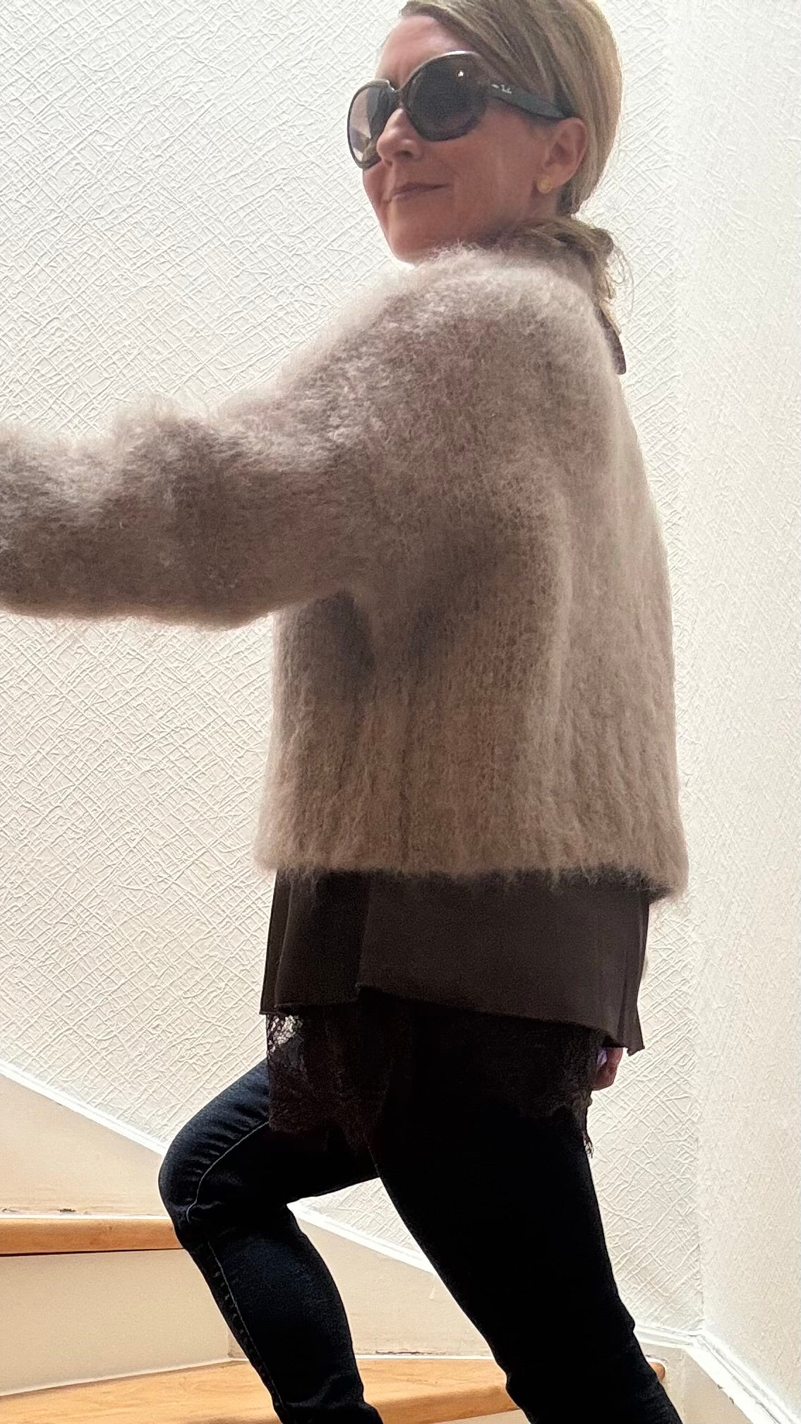 Cropped Elegance Pullover - Luxus trifft cozy Chic