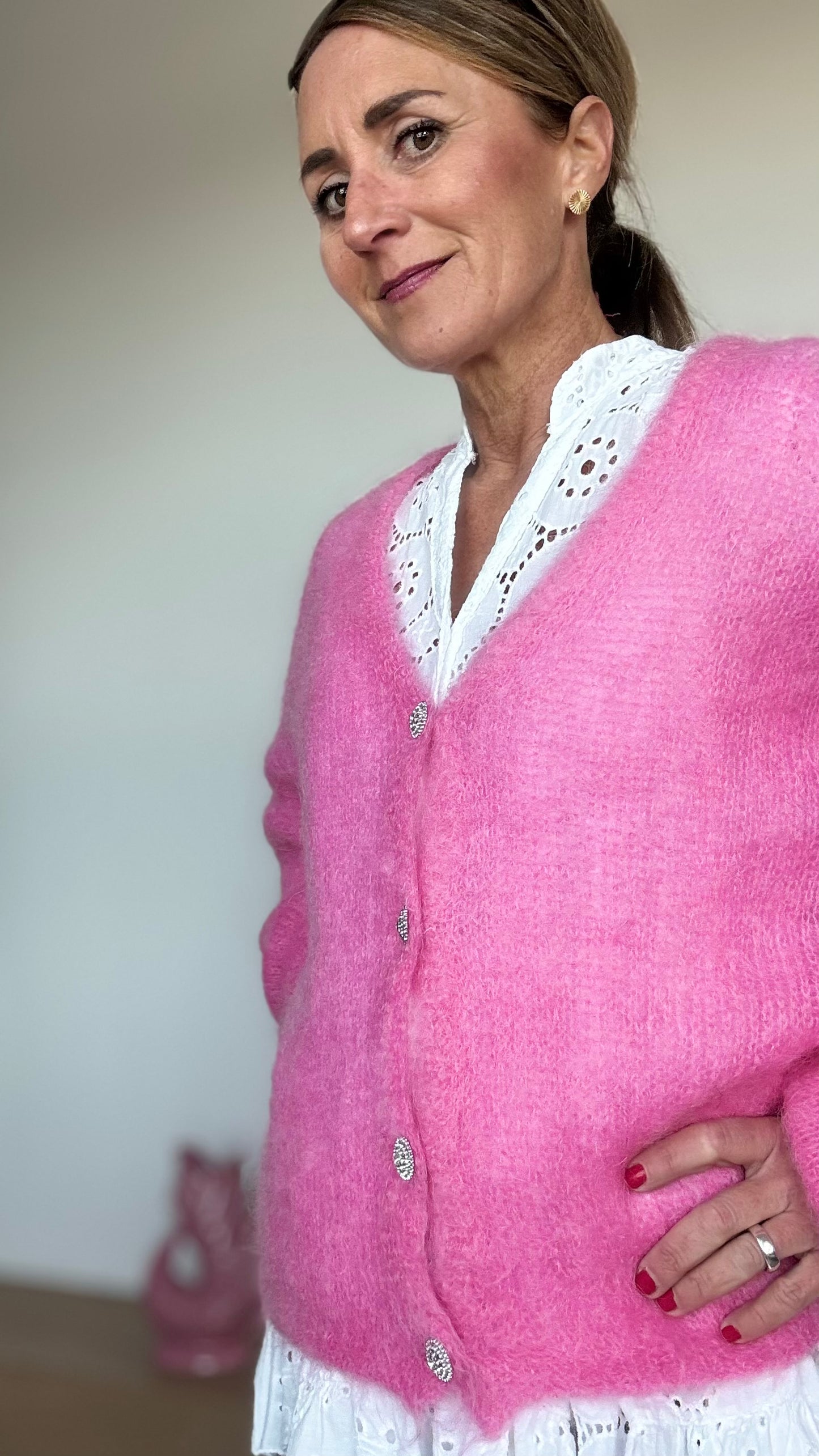 Fluffy Elegance Cardigan – Kuschelig, luxuriös & vielseitig
