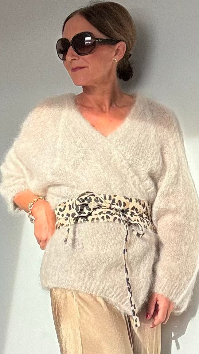 Fluffy Dream Cardigan – Dein täglicher Hauch von Luxus