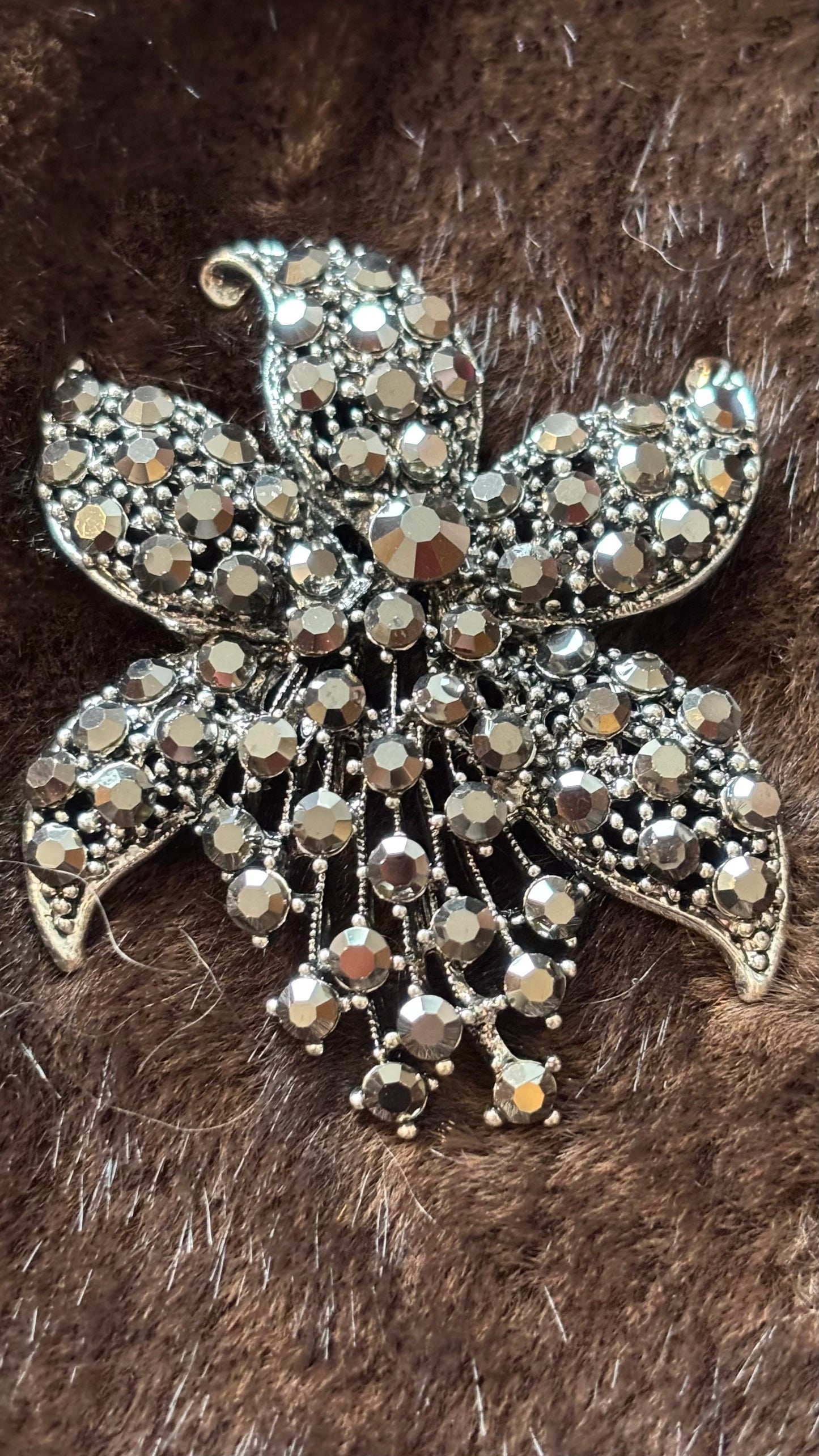 Radiant Bloom Brosche – in Silber-Champagne & Rosé-Multicolor