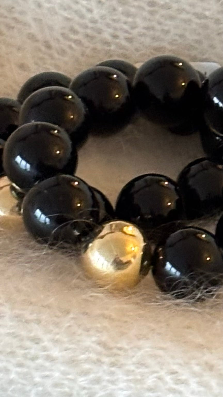 Classic Black Glow – das zeitlose Armband für jeden Look