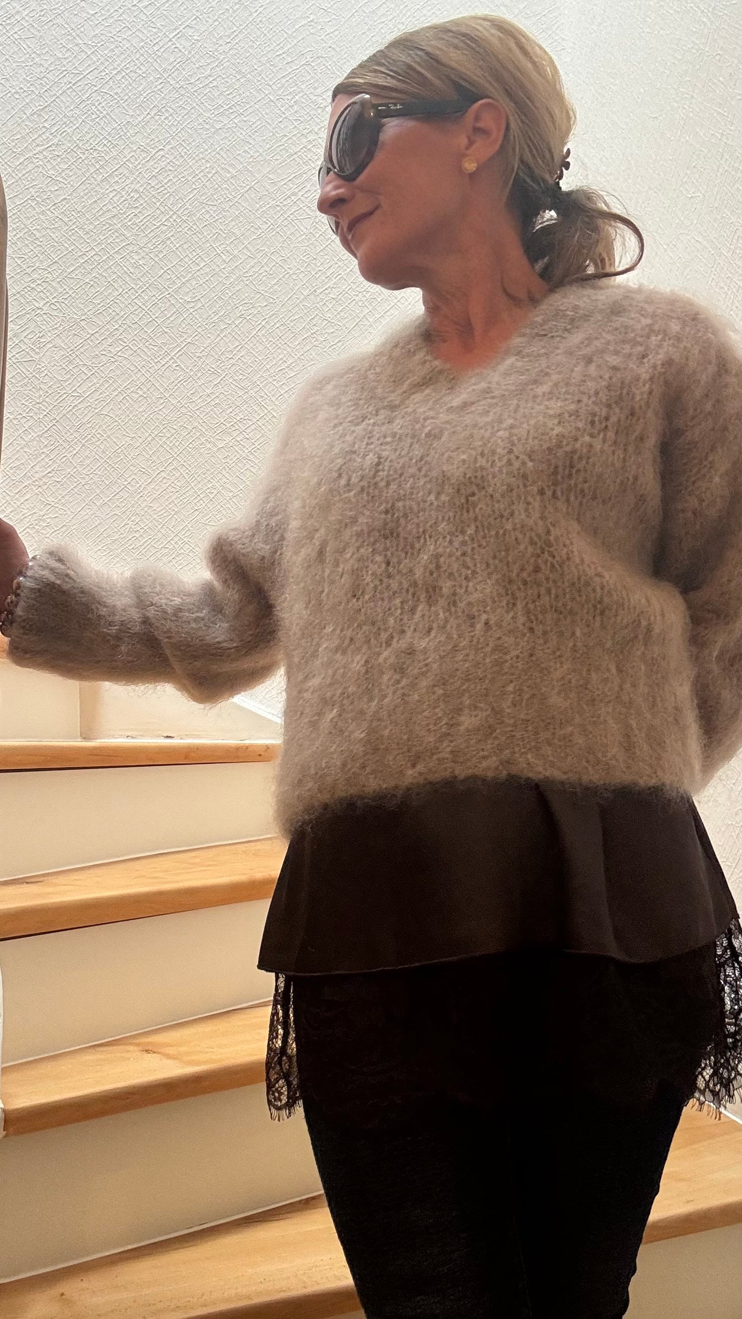 Cropped Elegance Pullover - Luxus trifft cozy Chic
