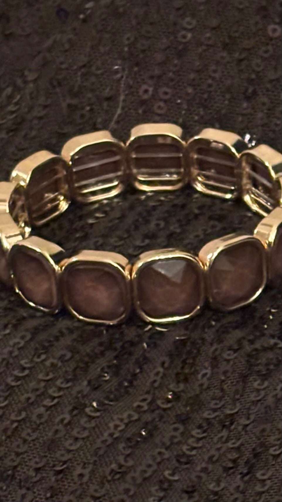 Crystal Glow – Dark Taupe Luxe  das edle Kristallarmband mit tiefer, warmer Nuance