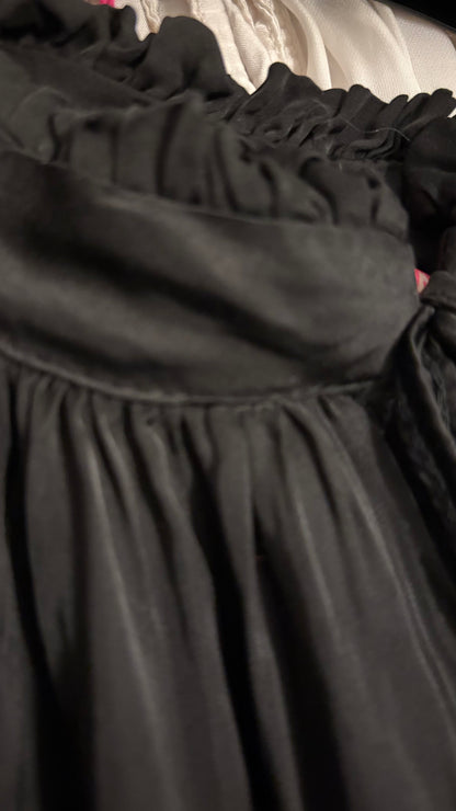 Bluse "Ruffle Grace" – Leicht, elegant, vielseitig, in zwei Farben