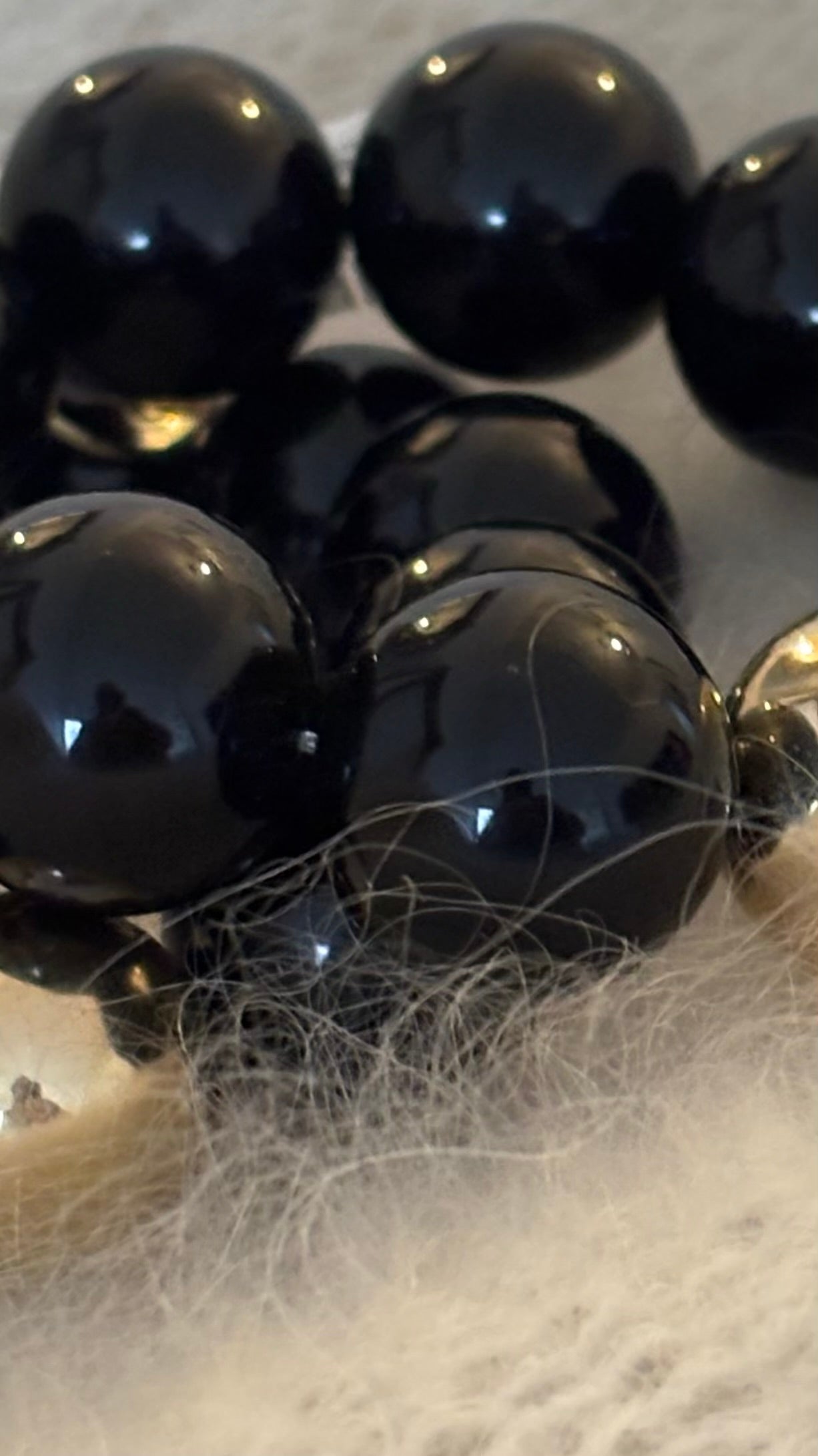 Classic Black Glow – das zeitlose Armband für jeden Look