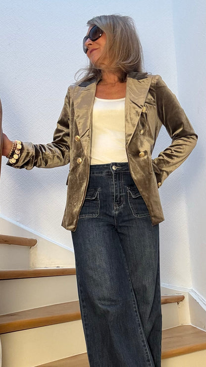 Velvet Grace Blazer – Samt trifft Stil
