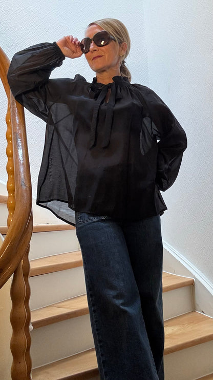 Soft Sheer Blouse – leichte Bluse mit Schleifendetail
