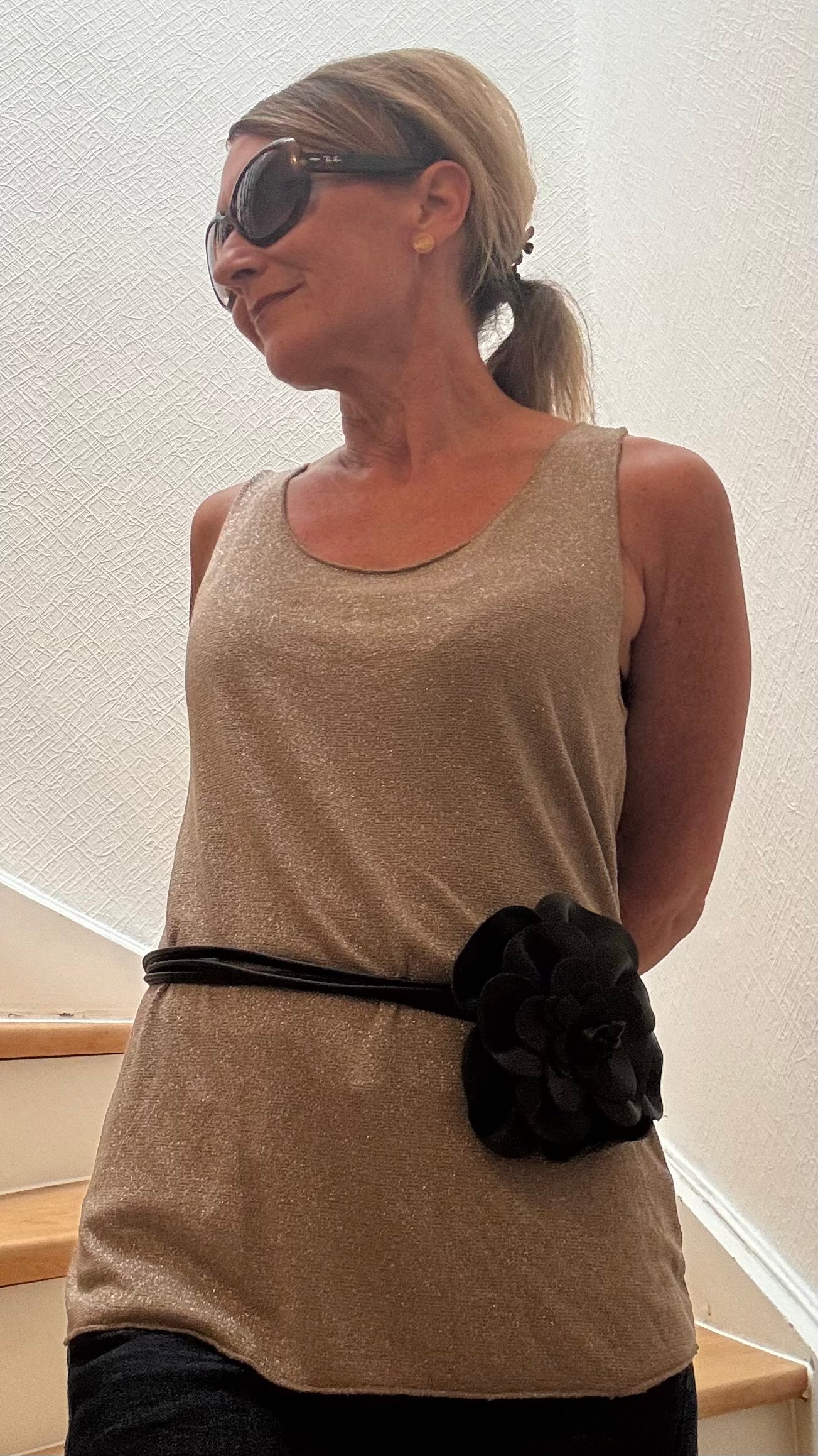 Shimmer Touch Top - Dezenter Glanz für jedes Outfit