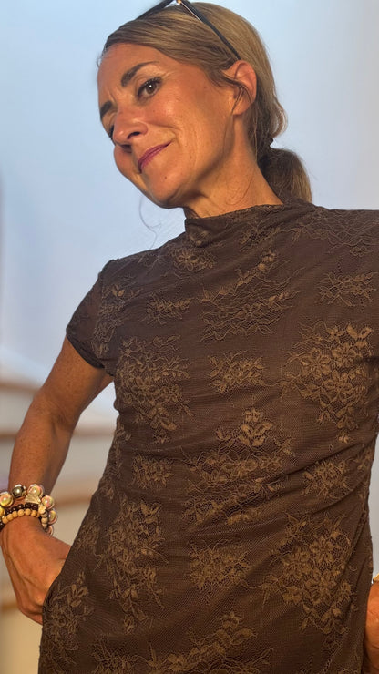 Mystic Lace Shirt – Verspielte Spitze mit modernem Twist