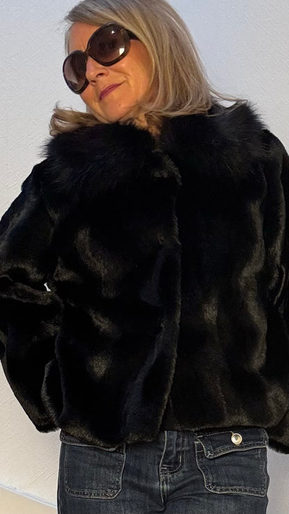 Faux Fur Crush Jacket – weich, cool & einfach wow