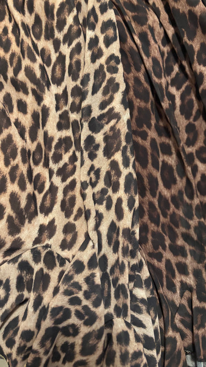 Wild & Elegant: Leo-Print Volant-Rock in Dark & Light