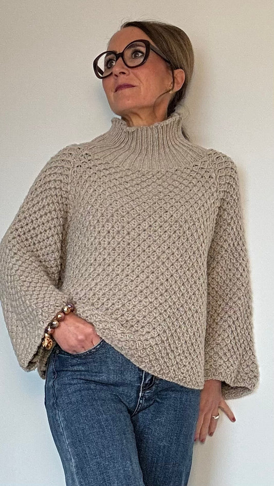 Chunky Chic Pullover – Dein kuscheliger Begleiter für stylische Herbst-Looks, Schwarz & Taupe