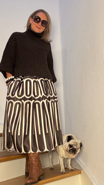 Chocolate Lines Midi Skirt – Retro Glamour trifft Everyday Chic