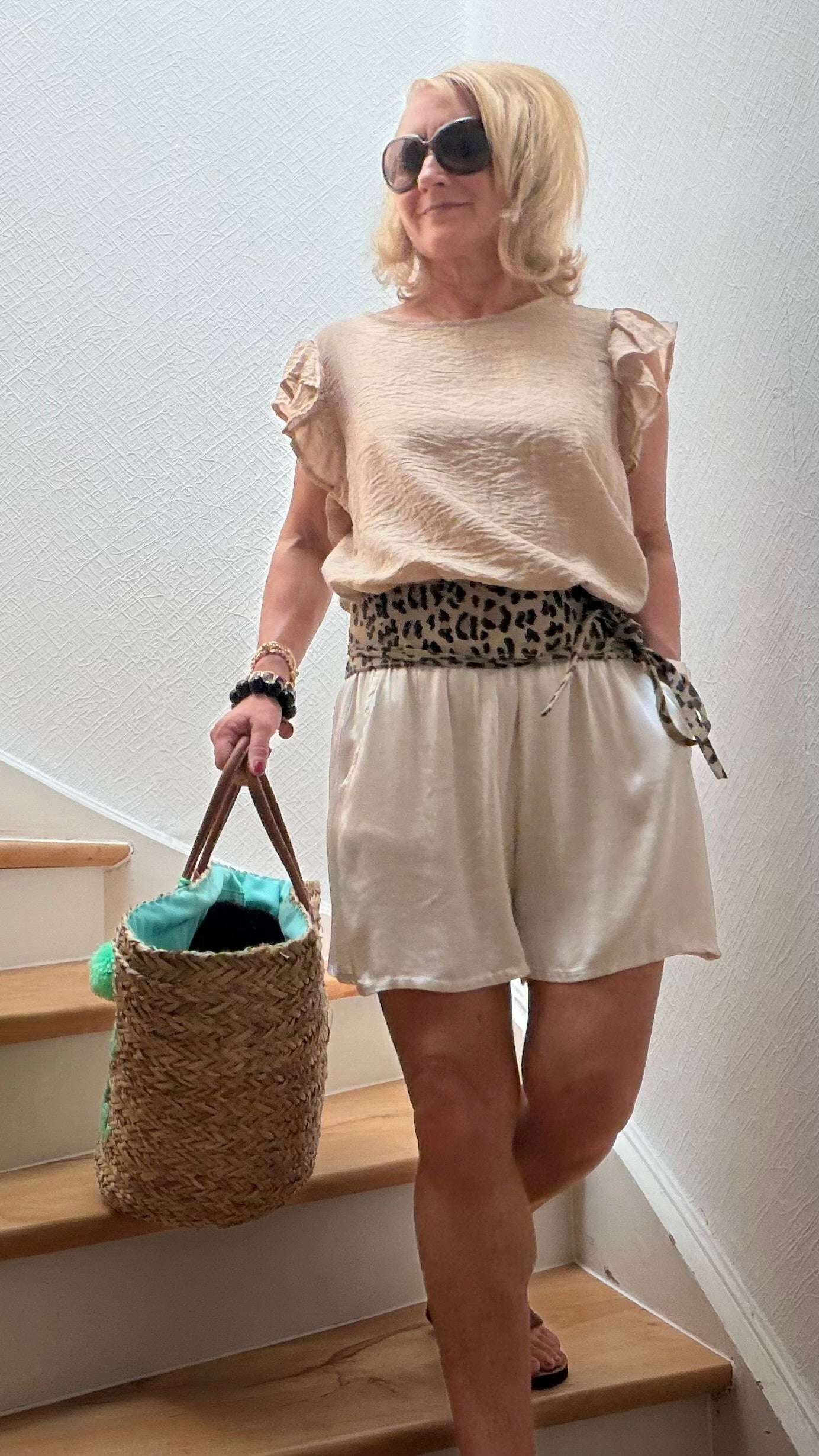Eisweiß Chic Shorts - schlichte Eleganz