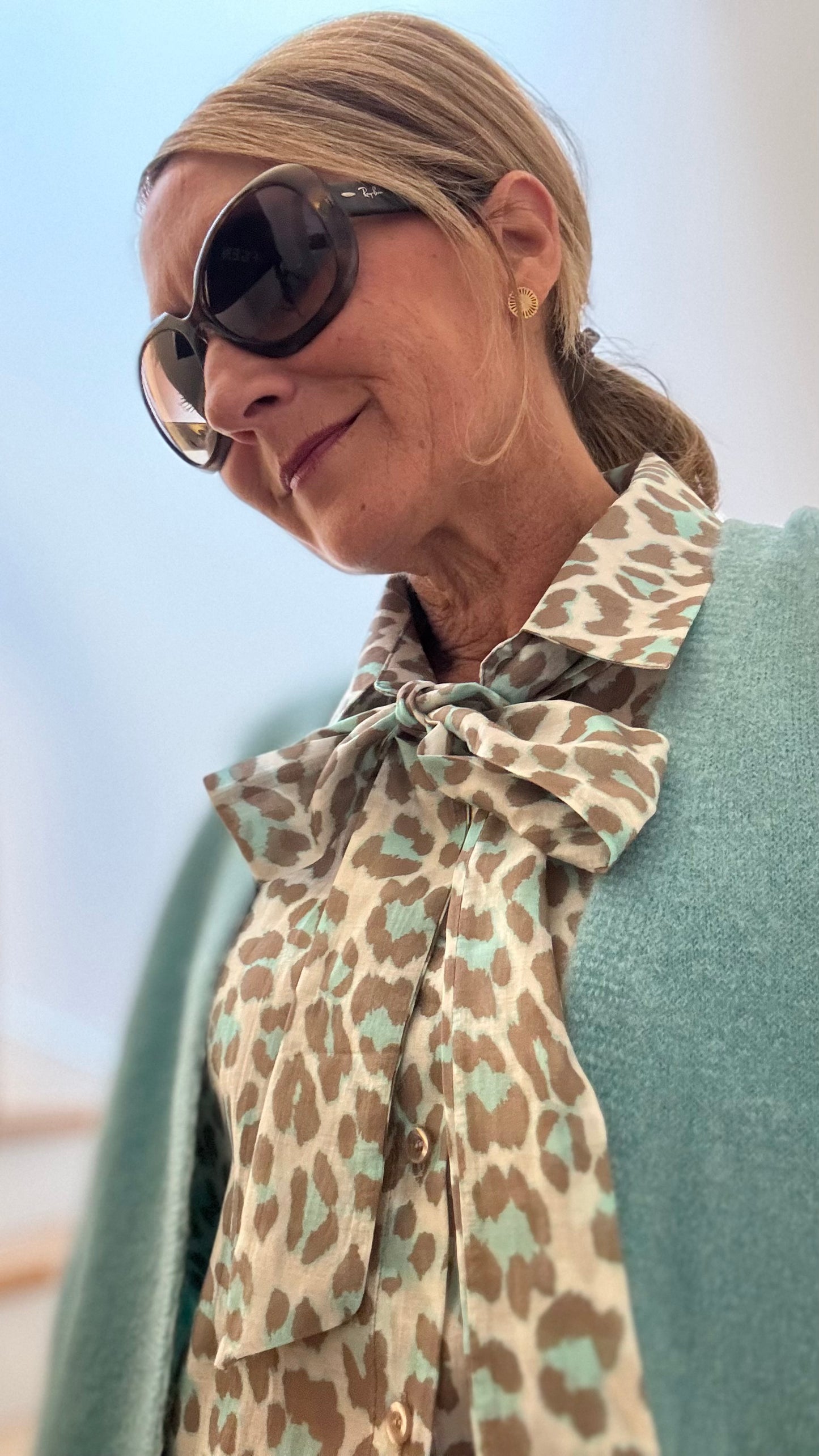 Wild Elegance Blouse - mit und ohne Schleife ein Hingucker