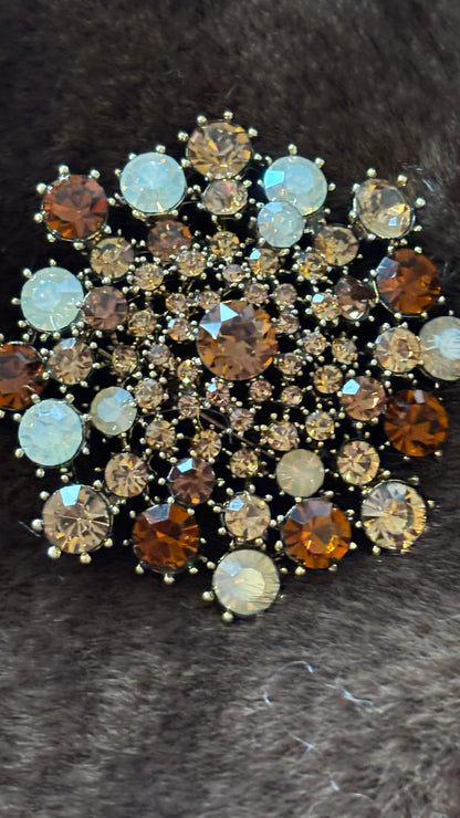 Sparkle Bloom Brosche – in drei Farbwelten