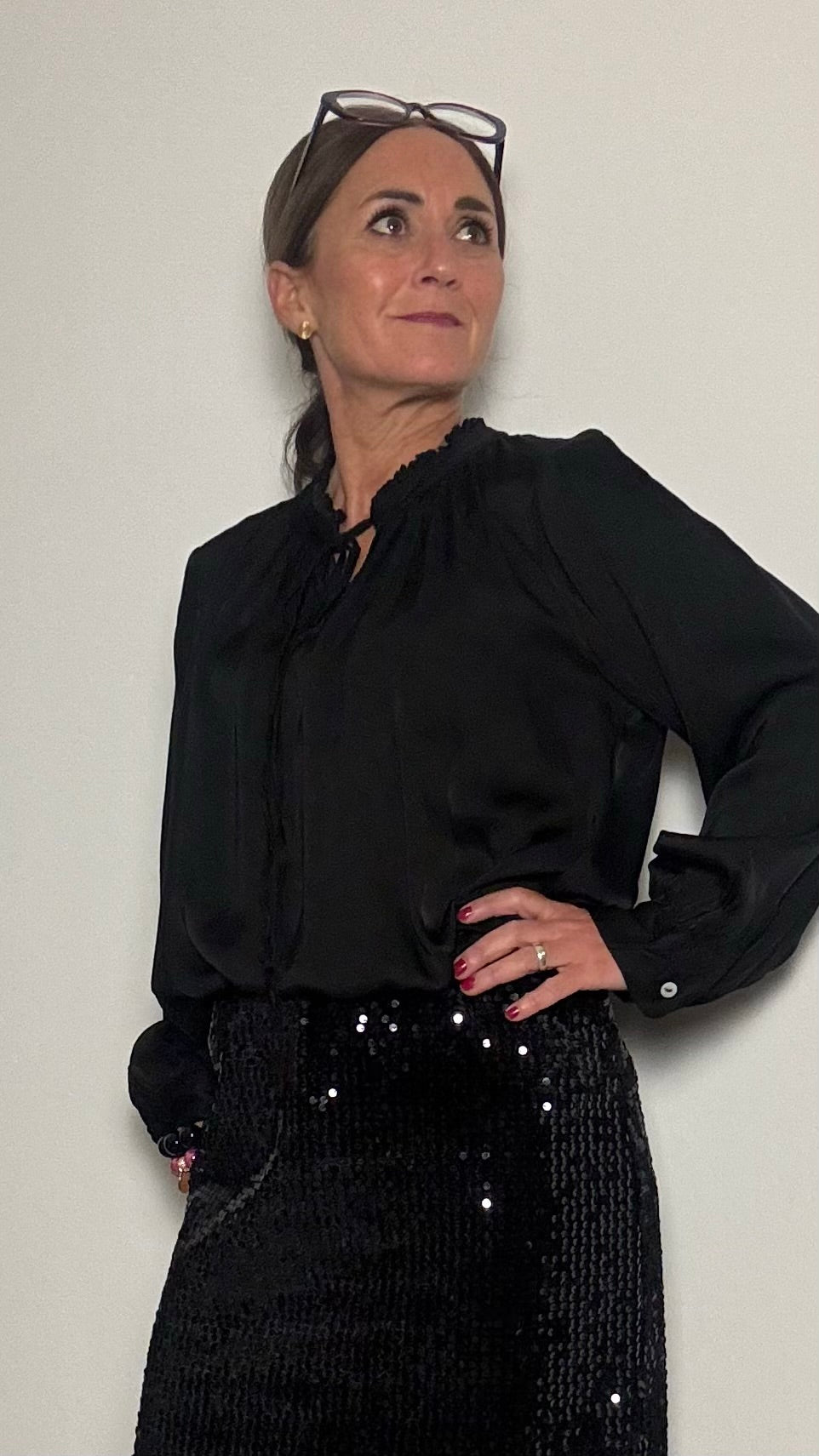 Bluse "Ruffle Grace" – Leicht, elegant, vielseitig, in zwei Farben