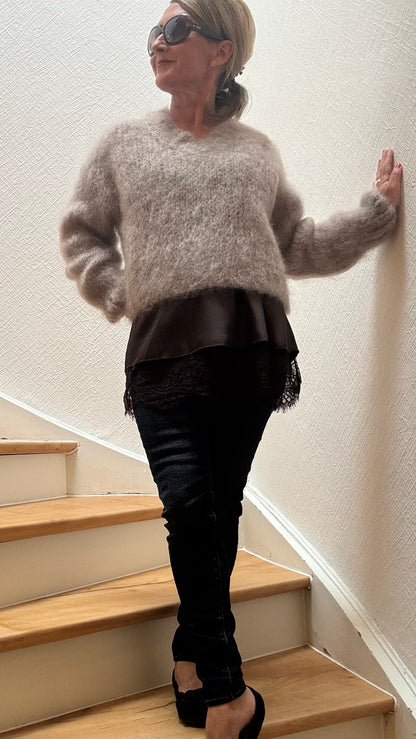 Miss Lotti Cropped Elegance Pullover aus Kid-Mohair mit V-Ausschnitt, cropped Länge (ca. 50 cm), doppelter Mohair-Faden, cozy Layer-Piece