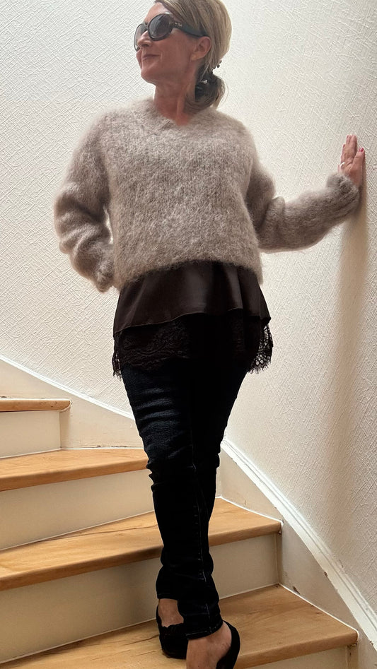 Miss Lotti Cropped Elegance Pullover aus Kid-Mohair mit V-Ausschnitt, cropped Länge (ca. 50 cm), doppelter Mohair-Faden, cozy Layer-Piece