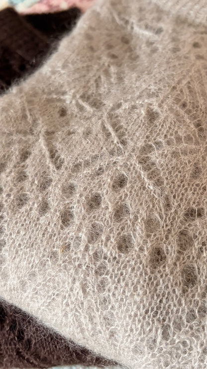 Soft Whisper Knit - federleichter Lochmusterpulli