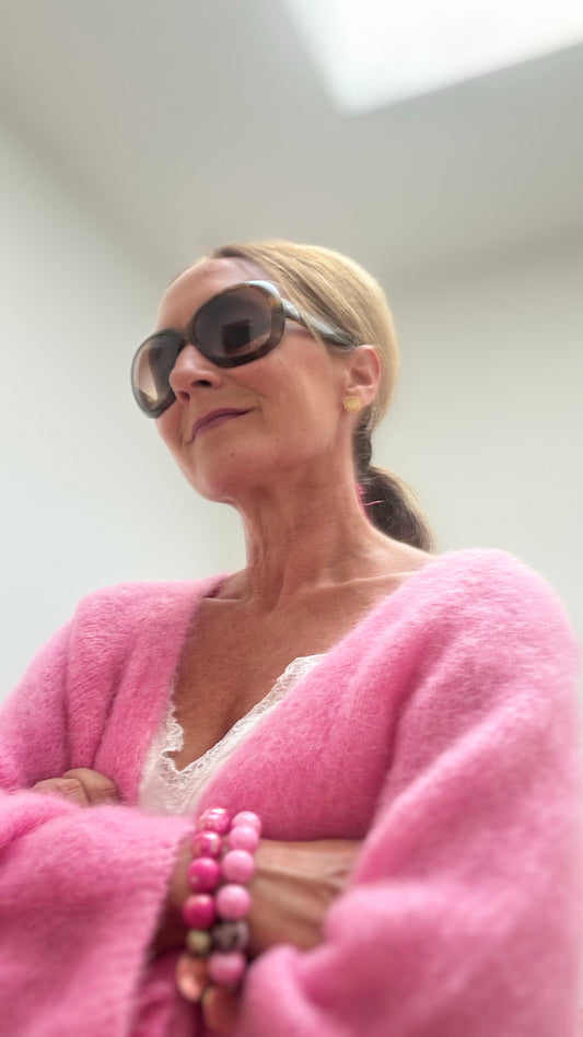 Fluffy Dream Cardigan – Dein täglicher Hauch von Luxus