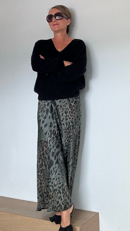 Leo Slip Skirt – feminine Coolness mit wildem Twist