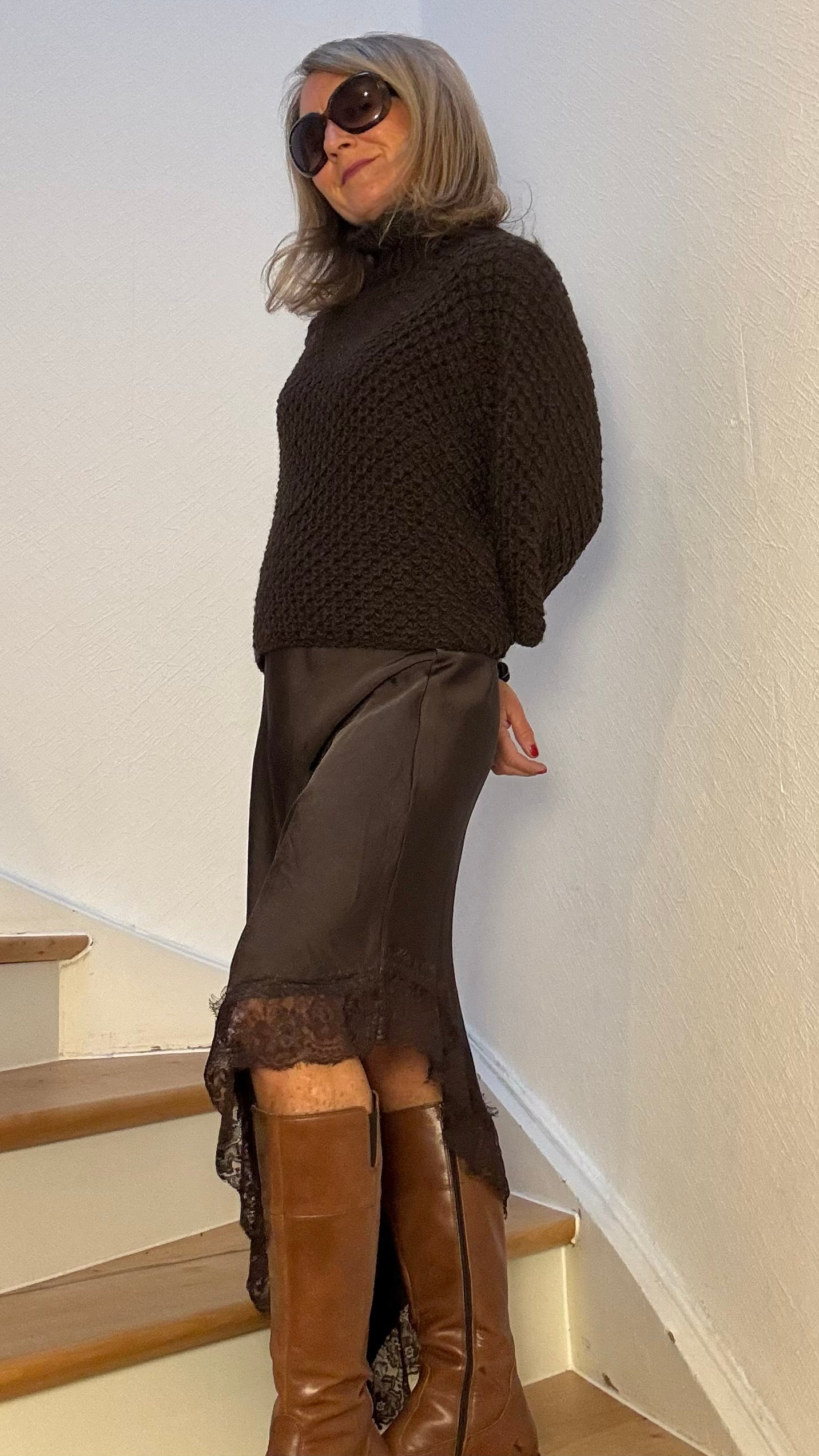 Silky Grace Lingerie Skirt, asymmetrischer Schnitt mit Spitze, Seide-Viskose-Mix, Mid-Waist, Länge 62–92 cm, fließender Stoff, Größen 34–40