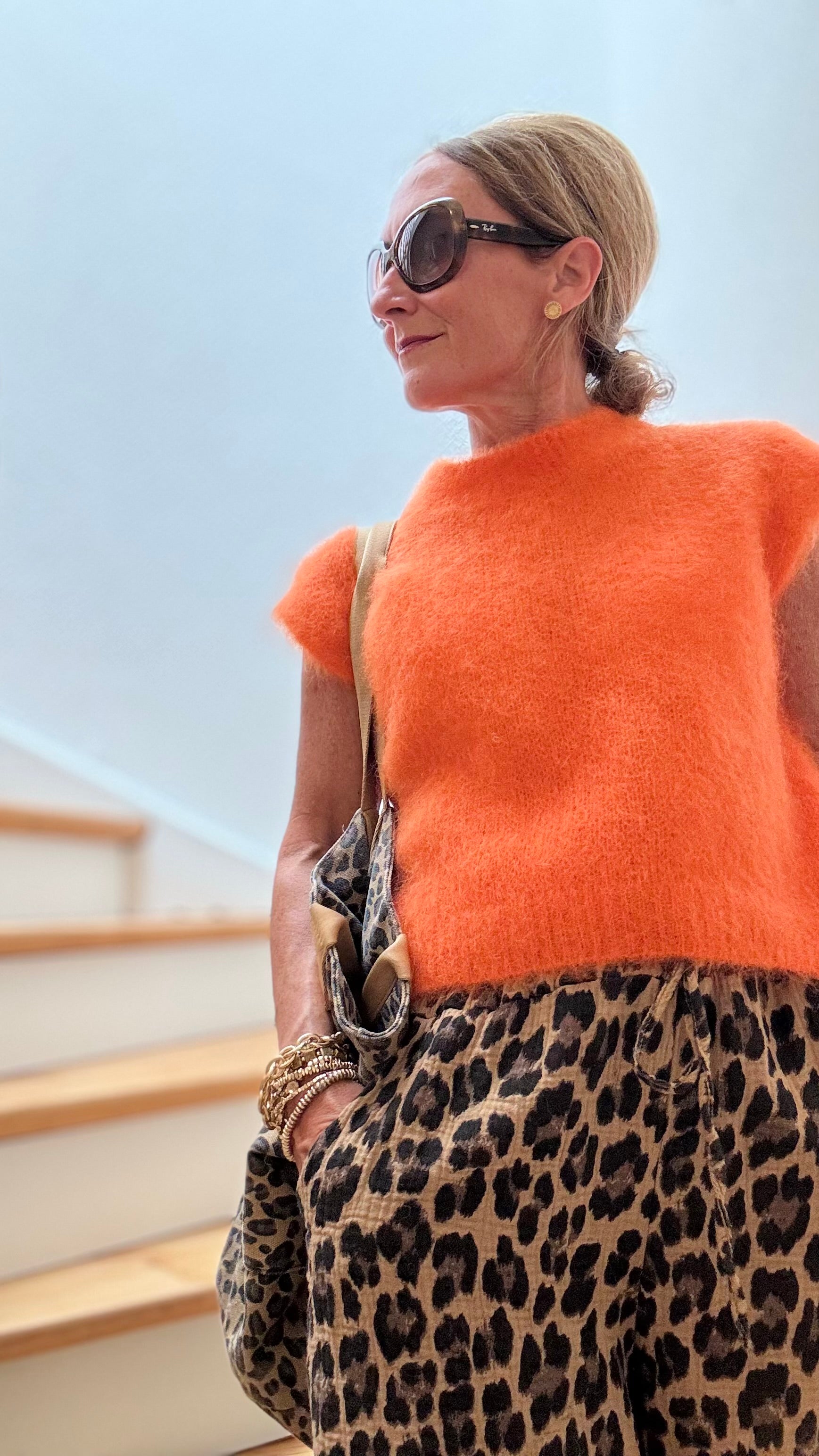 Kid-Mohair Pullunder mit Rundhalsausschnitt, kurzer Passform und tiefen Armausschnitten