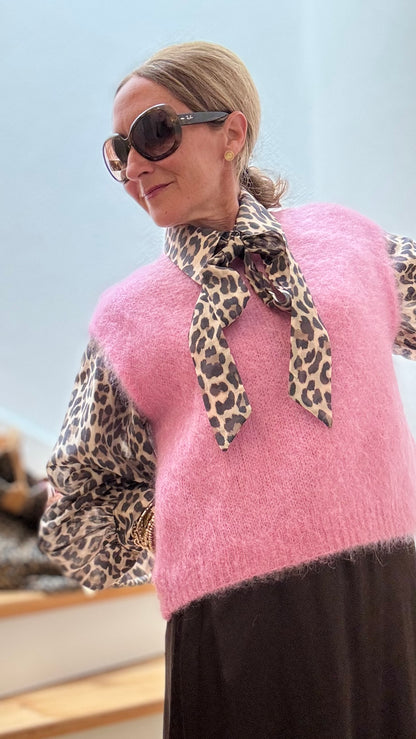 Kid-Mohair Pullunder mit Rundhalsausschnitt, kurzer Passform und tiefen Armausschnitten