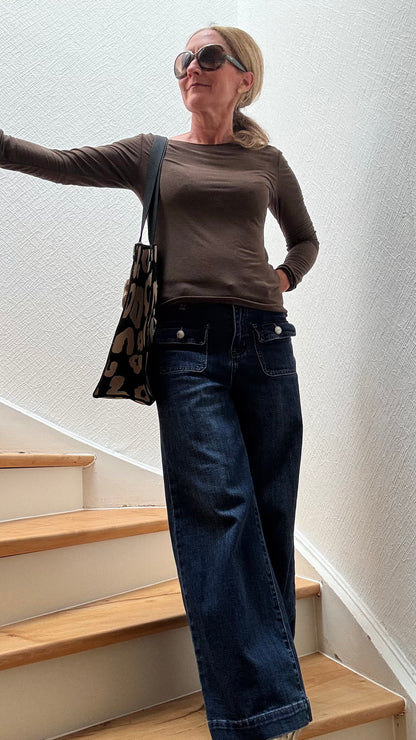 Petite Wideleg Jeans in Blau mit hohem Bund, weitem Bein, aufgesetzten Vordertaschen und ca. 70 cm Beininnenlänge – ideal für kleinere Frauen.